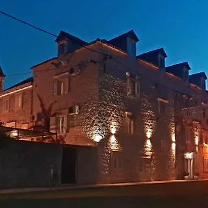 Carol Guest house